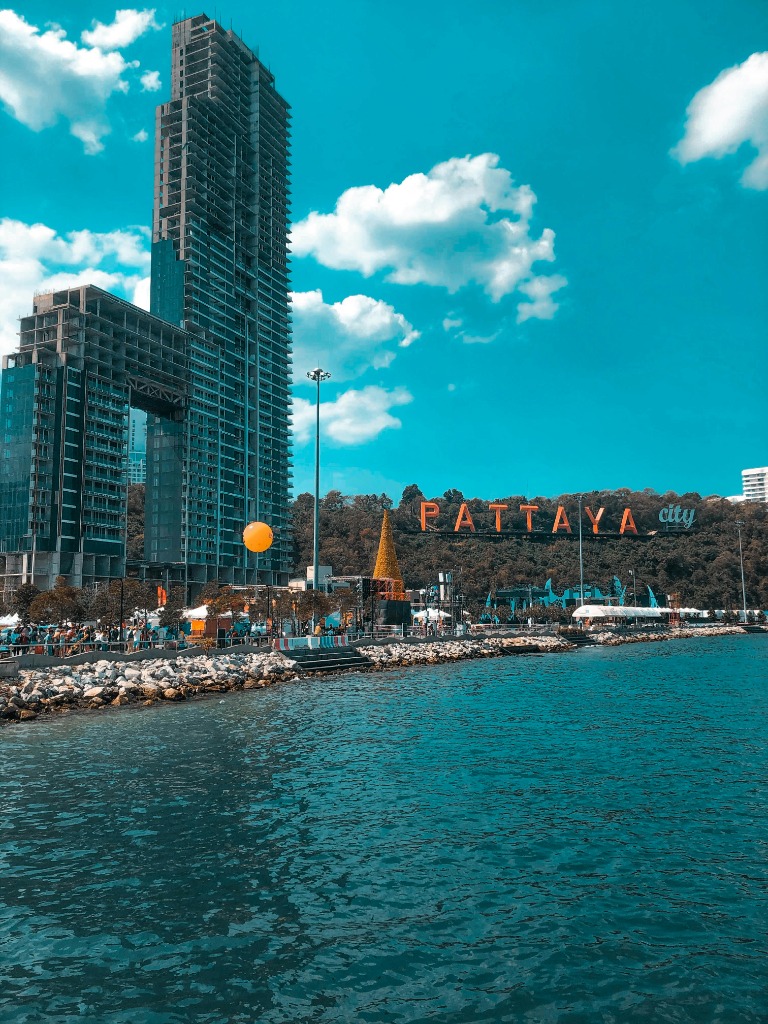 Pattaya bay and beachfront hotels
